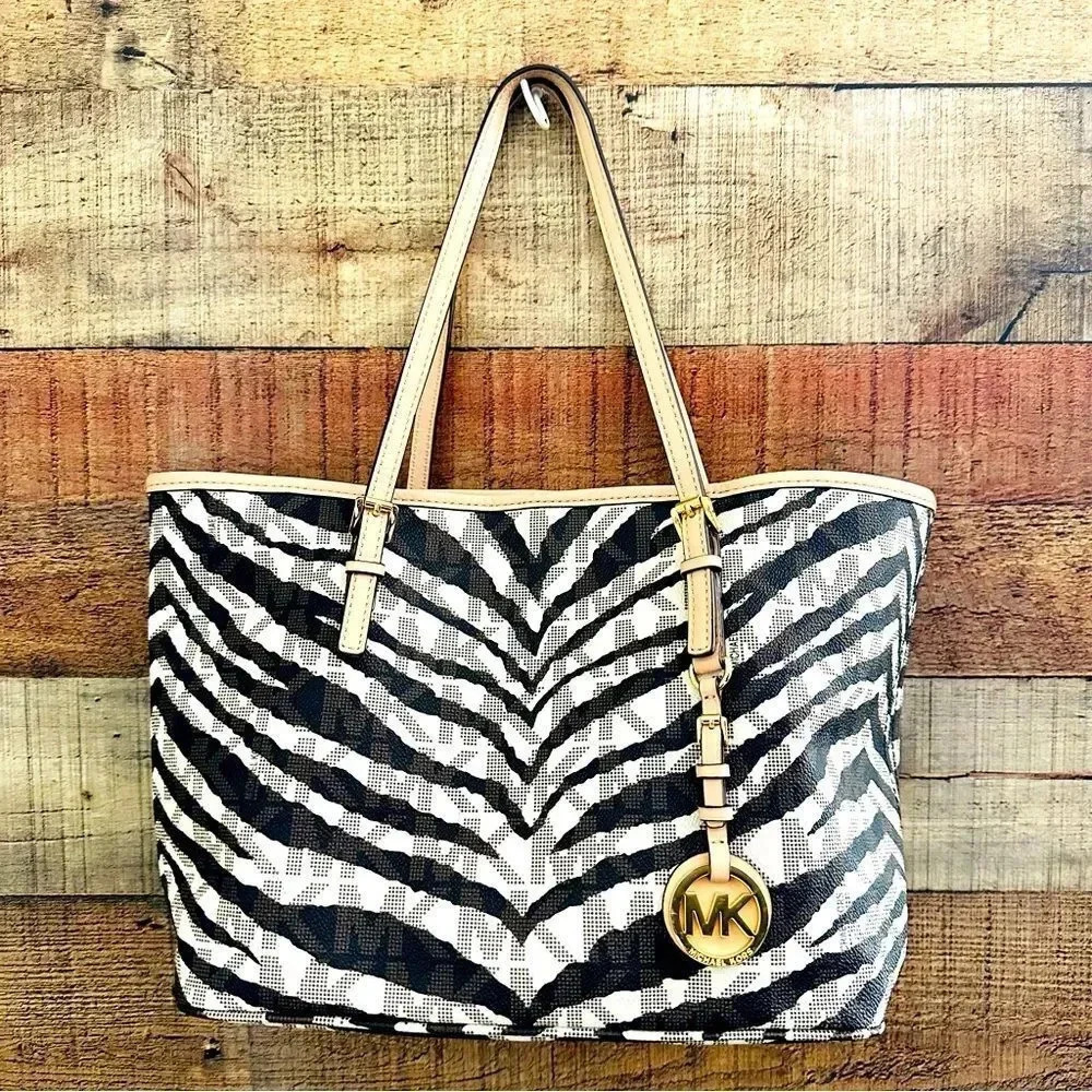 Micheal Kors Rare Medium White Tiger Jet Set Travel Tote - Picture 2 of 15